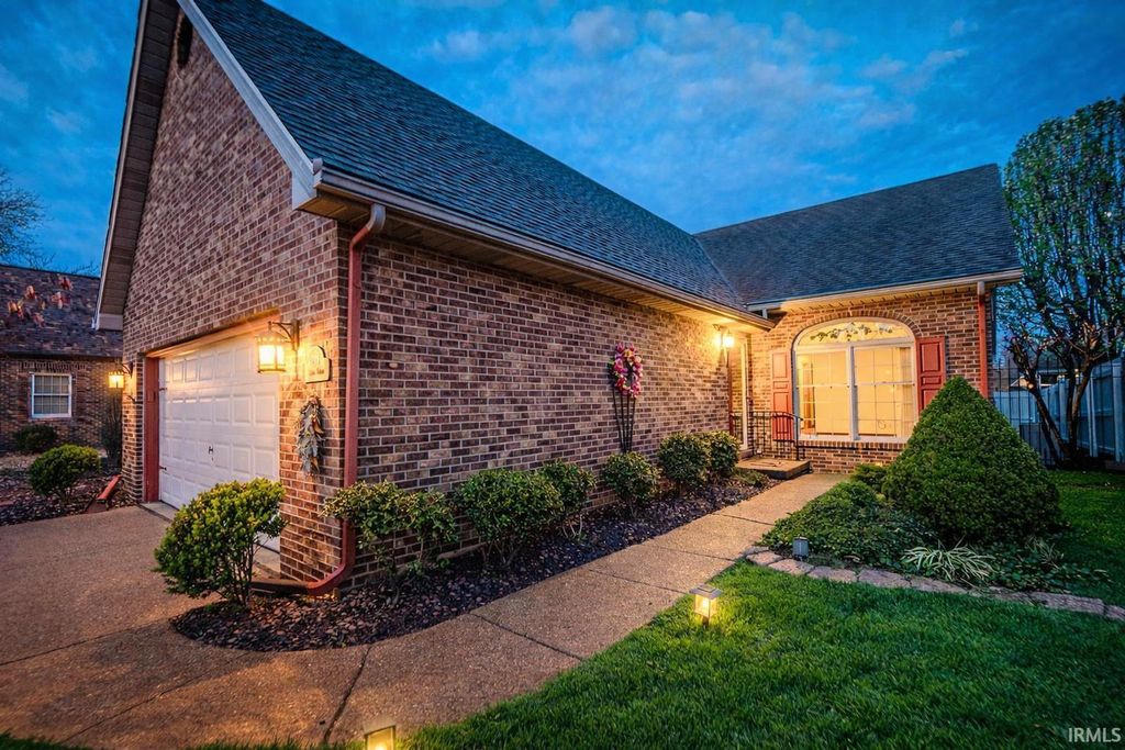 Photo of 214 Shane Court, Evansville, IN 47715 (MLS # 202610216)