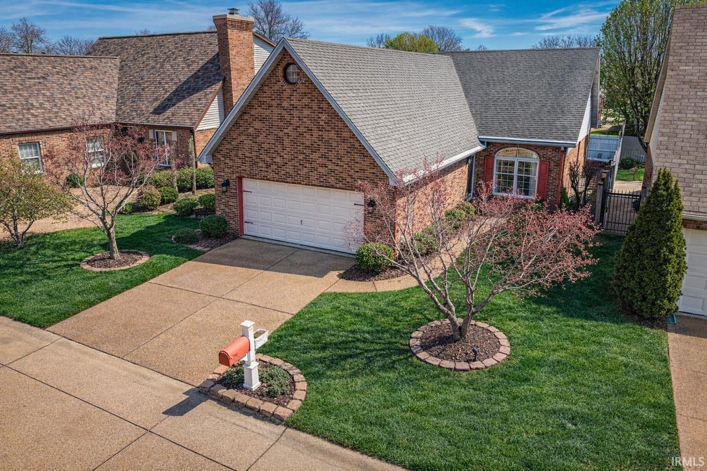 Photo of 214 Shane Court, Evansville, IN 47715 (MLS # 202610216)