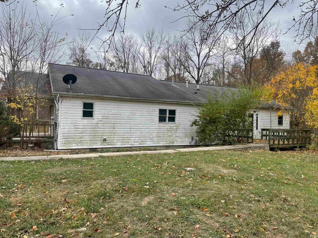 Photo of 2165 E 400 S, Wabash, IN 46992 (MLS # 202545888)