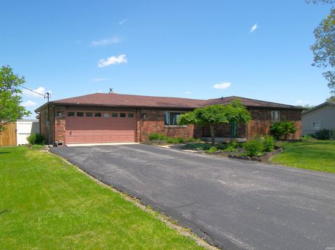 Photo of 703 Ross Avenue, Warsaw, IN 46580 (MLS # 202547260)