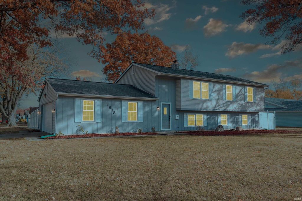 Photo of 1818 Lindenwood Avenue, Fort Wayne, IN 46808 (MLS # 202544761)