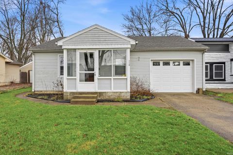 Tiny photo for 116 E Andover Avenue, Muncie, IN 47303 (MLS # 202608954)