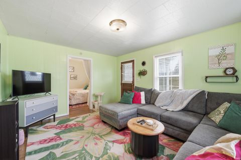 Tiny photo for 116 E Andover Avenue, Muncie, IN 47303 (MLS # 202608954)