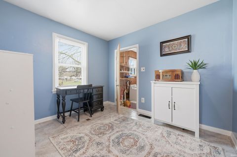 Tiny photo for 116 E Andover Avenue, Muncie, IN 47303 (MLS # 202608954)