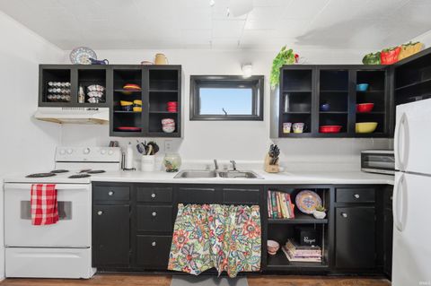 Tiny photo for 116 E Andover Avenue, Muncie, IN 47303 (MLS # 202608954)