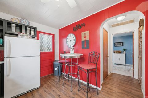 Tiny photo for 116 E Andover Avenue, Muncie, IN 47303 (MLS # 202608954)