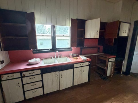 Tiny photo for 522 U Street, Bedford, IN 47421 (MLS # 202638789)