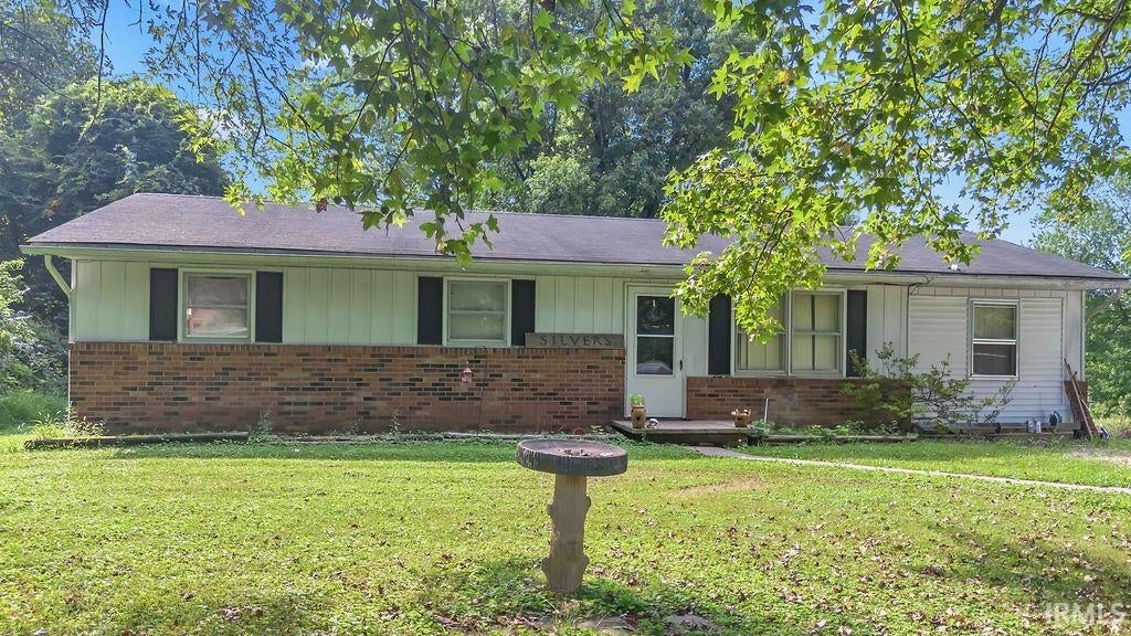 Photo of 3020 S Highpoint Lane, Bloomington, IN 47401 (MLS # 202637199)