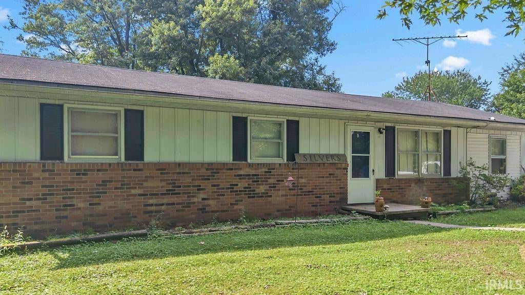 Photo of 3020 S Highpoint Lane, Bloomington, IN 47401 (MLS # 202637199)