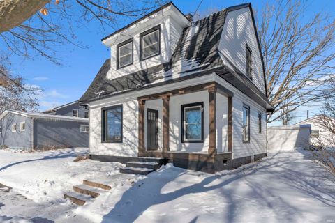 Photo of 422 W Rush Street, Kendallville, IN 46755 (MLS # 202548663)