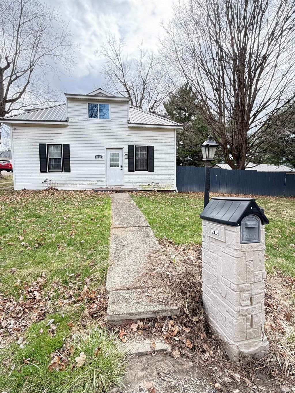 Photo of 1018 E 8th Street, Veedersburg, IN 47987 (MLS # 202608955)