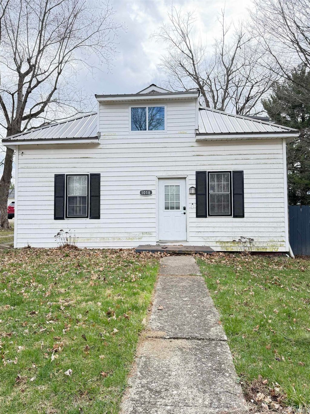 Photo of 1018 E 8th Street, Veedersburg, IN 47987 (MLS # 202608955)