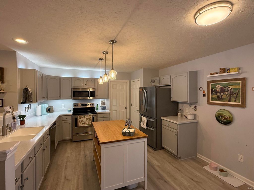 Photo of 227 S Cave Creek Drive, Bloomington, IN 47403 (MLS # 202603647)