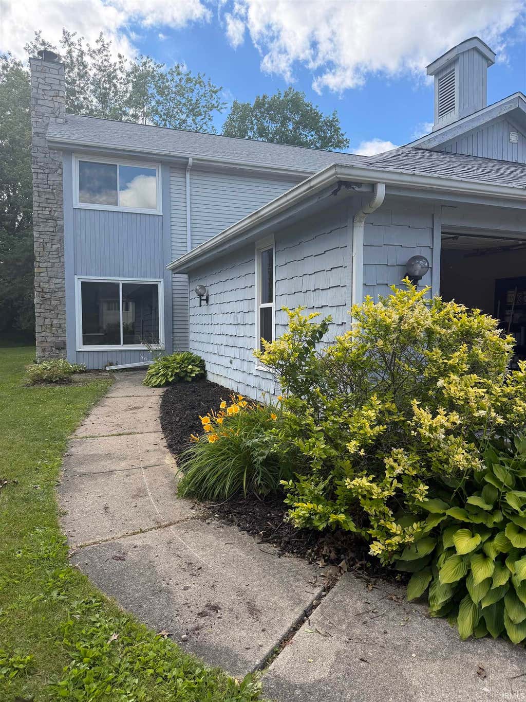 Photo of 4505 Brookshire Circle, Fort Wayne, IN 46835 (MLS # 202624141)