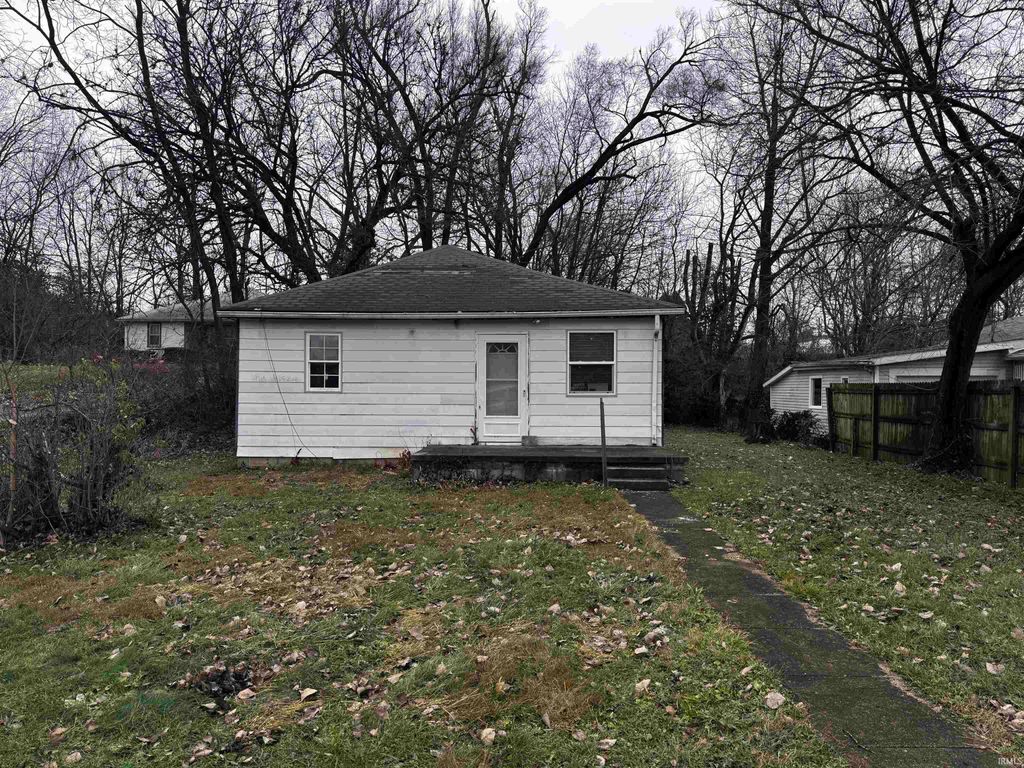 Photo of 1510 Michigan Street, New Castle, IN 47362 (MLS # 202548672)