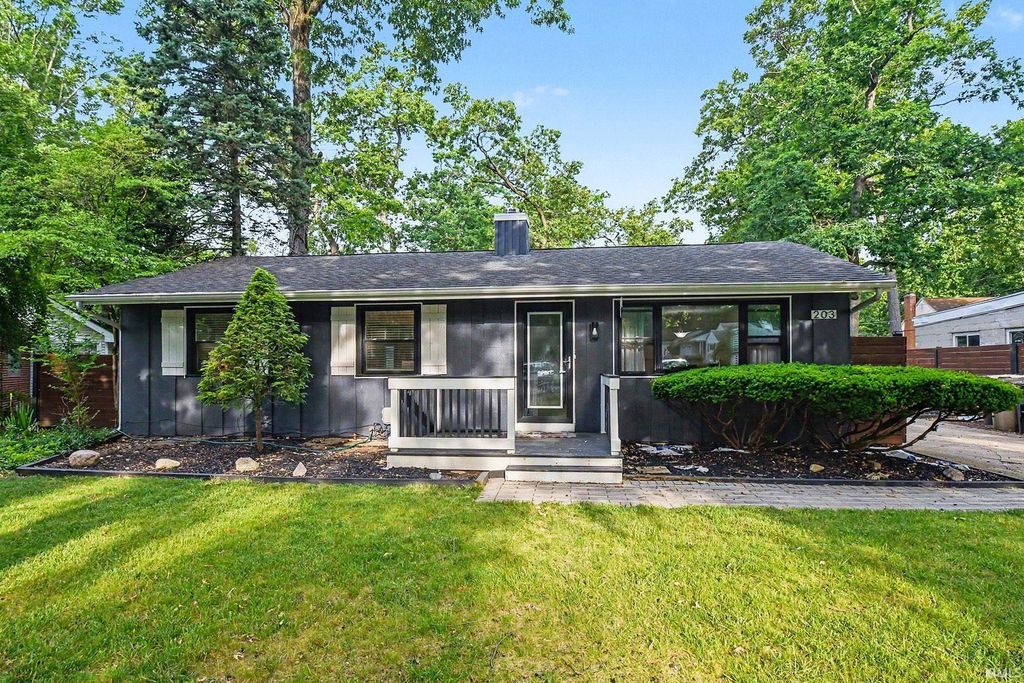 Photo of 203 Wildemere Drive, South Bend, IN 46615 (MLS # 202622633)