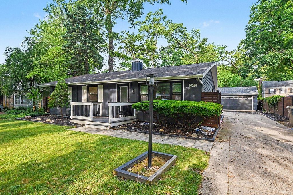 Photo of 203 Wildemere Drive, South Bend, IN 46615 (MLS # 202622633)