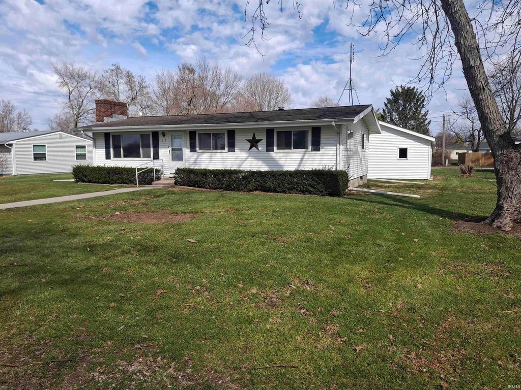 Photo of 615 S Hamsher Street, Garrett, IN 46738 (MLS # 202611818)