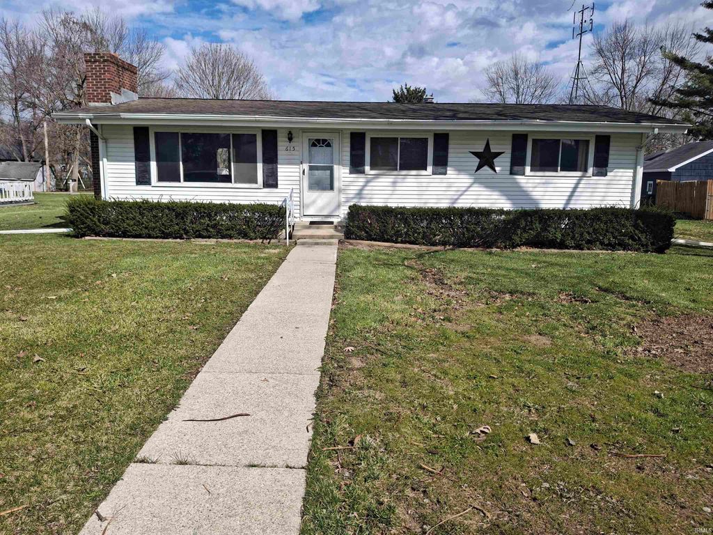 Photo of 615 S Hamsher Street, Garrett, IN 46738 (MLS # 202611818)