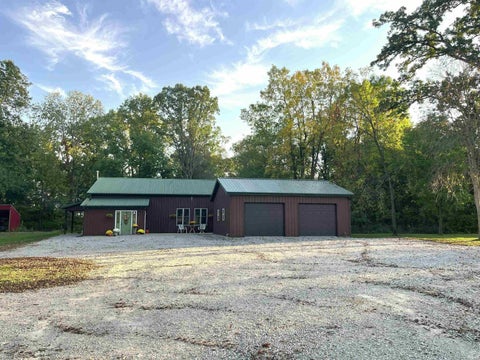 Photo of 790 W 300 S, Bluffton, IN 46714 (MLS # 202642492)