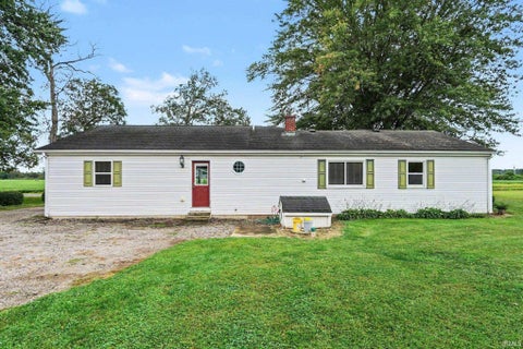Tiny photo for 29927 State Road 4 Road, North Liberty, IN 46554 (MLS # 202637920)
