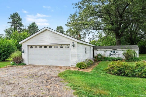 Tiny photo for 29927 State Road 4 Road, North Liberty, IN 46554 (MLS # 202637920)