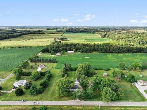 Tiny photo for 29927 State Road 4 Road, North Liberty, IN 46554 (MLS # 202637920)