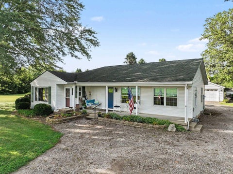 Tiny photo for 29927 State Road 4 Road, North Liberty, IN 46554 (MLS # 202637920)