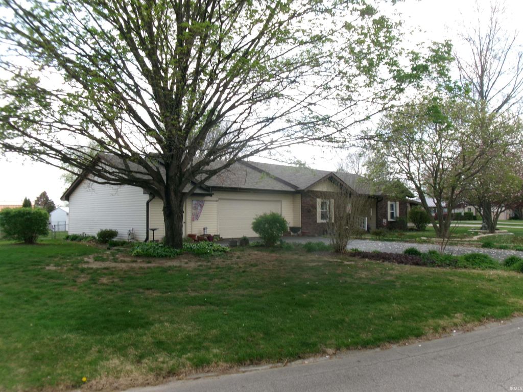 Photo of 1514 Heather Lane, Covington, IN 47932 (MLS # 202613734)