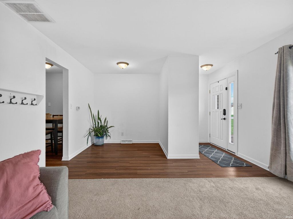 Photo of 1711 Lathrop Drive, Fort Wayne, IN 46808 (MLS # 202608424)