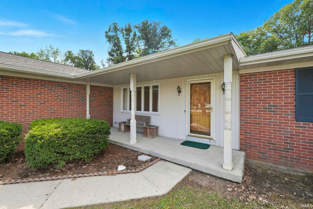 Photo of 906 E 49Th Street, Marion, IN 46953 (MLS # 202539035)