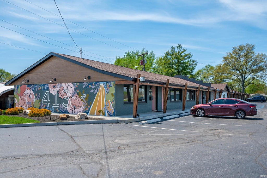 Photo of 413 S Tillotson Avenue #1, Muncie, IN 47304 (MLS # 202633449)