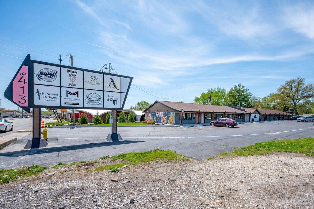 Photo of 413 S Tillotson Avenue #1, Muncie, IN 47304 (MLS # 202633449)