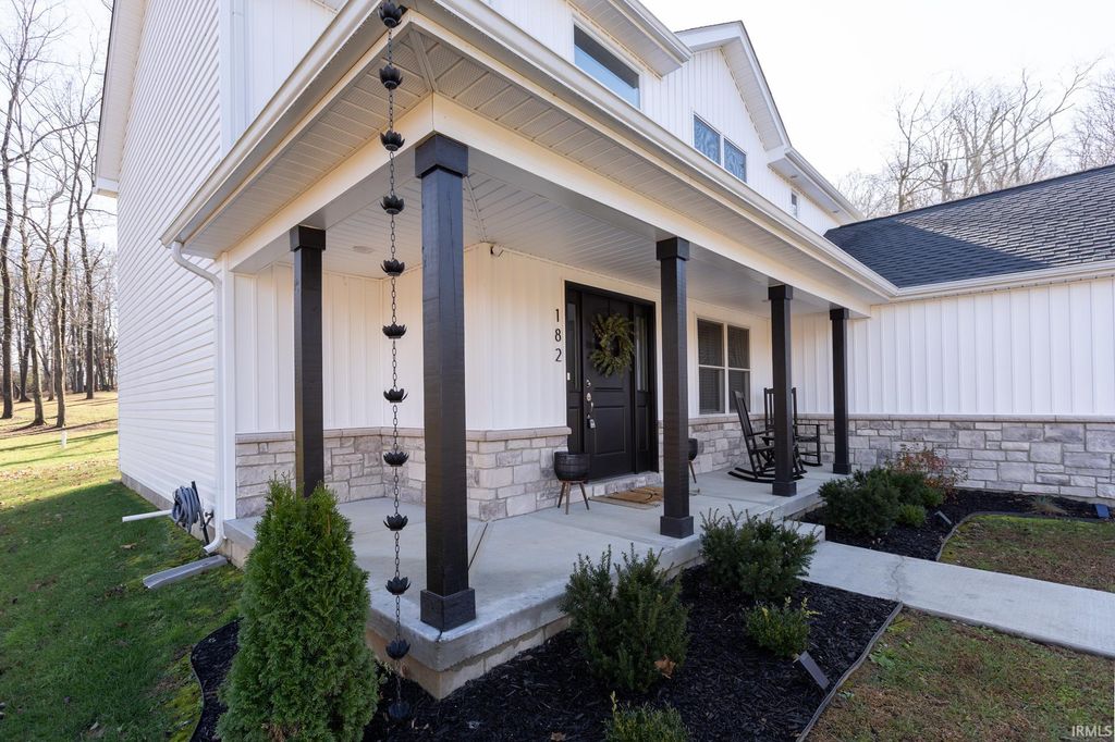 Photo of 182 Whites Point Pt, Bedford, IN 47421 (MLS # 202547315)