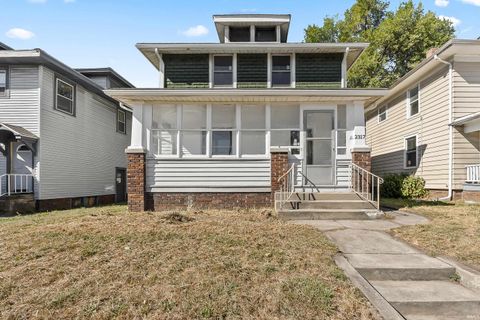 Photo of 2317 N Clinton Street, Fort Wayne, IN 46805 (MLS # 202543229)
