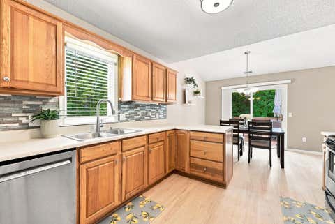 Tiny photo for 312 Silver Maple Cove, Fort Wayne, IN 46804 (MLS # 202629384)