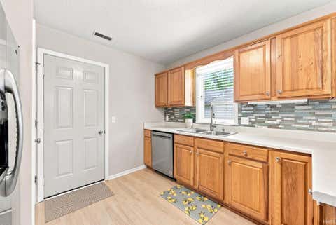Tiny photo for 312 Silver Maple Cove, Fort Wayne, IN 46804 (MLS # 202629384)