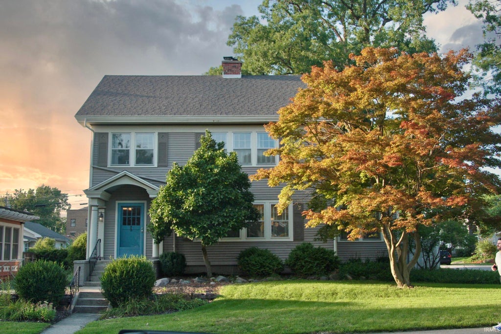 Photo of 704 W Oakdale Drive, Fort Wayne, IN 46807 (MLS # 202634178)