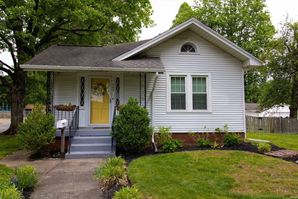 Photo of 950 S Villa Drive, Evansville, IN 47714 (MLS # 202617167)