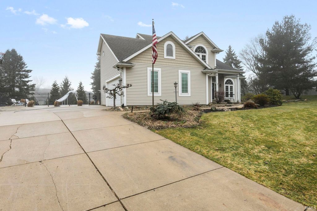 Photo of 32946 Barn Owl Court, New Carlisle, IN 46552 (MLS # 202608151)