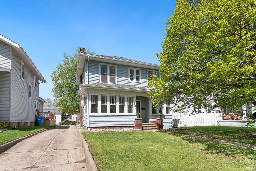 Photo of 321 N Main Street, Columbia City, IN 46725 (MLS # 202615536)