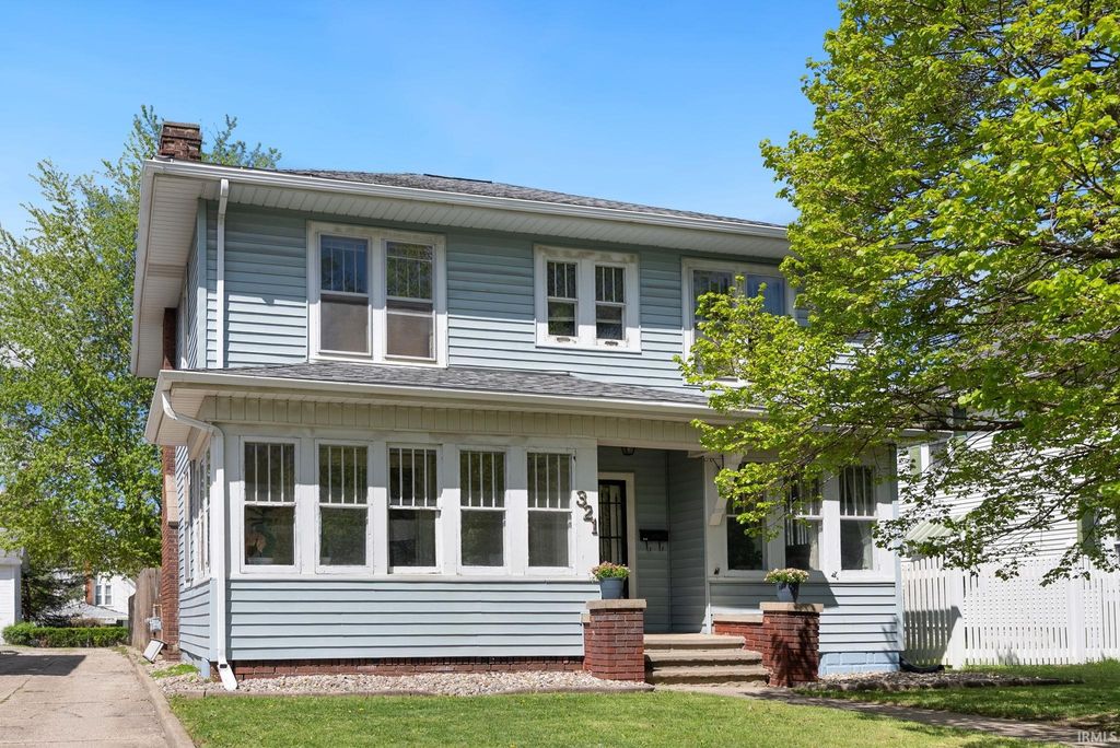 Photo of 321 N Main Street, Columbia City, IN 46725 (MLS # 202615536)