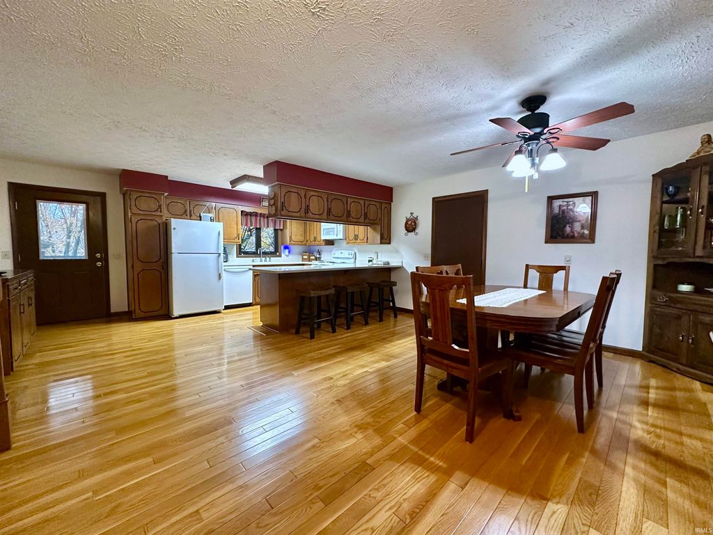 Photo of 3031 S US Highway 231, Huntingburg, IN 47542 (MLS # 202548198)