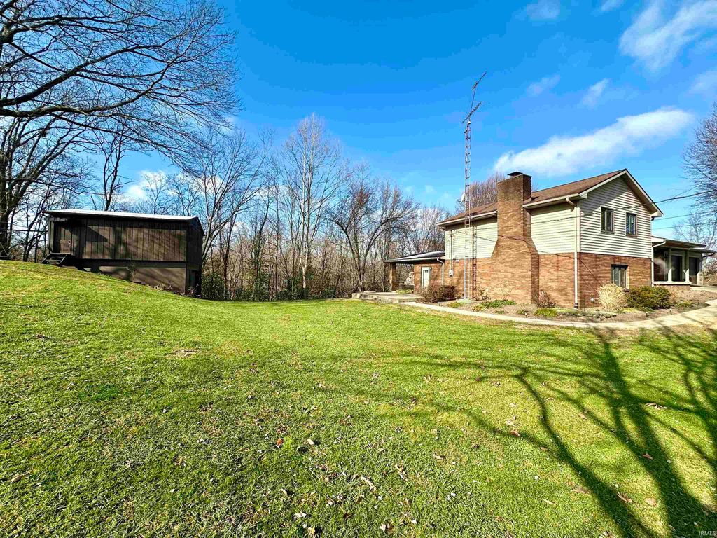 Photo of 3031 S US Highway 231, Huntingburg, IN 47542 (MLS # 202548198)