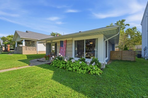 Photo of 1505 Franklin Street, Lafayette, IN 47905 (MLS # 202636426)