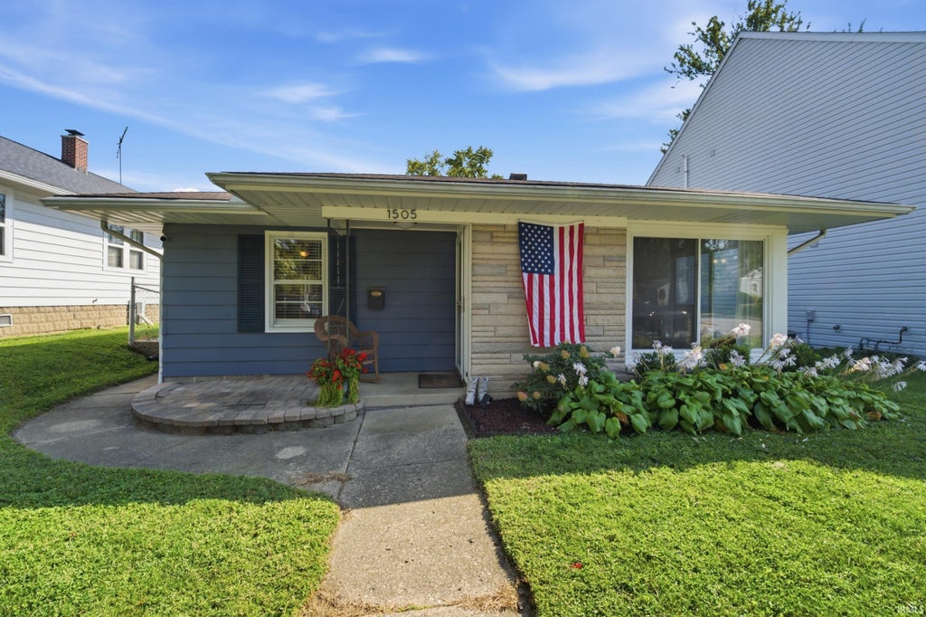 Photo of 1505 Franklin Street, Lafayette, IN 47905 (MLS # 202636426)