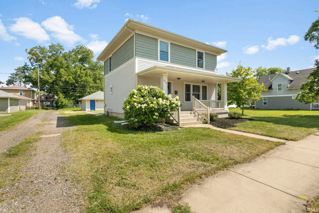 Photo of 915 W Oak Street, South Bend, IN 46616 (MLS # 202630036)