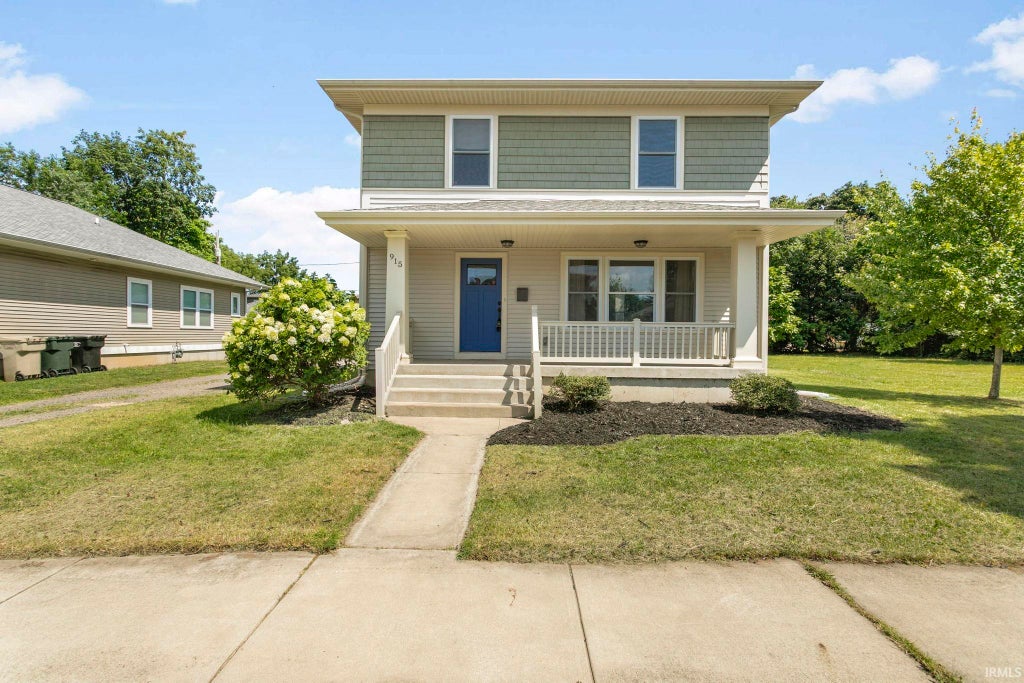 Photo of 915 W Oak Street, South Bend, IN 46616 (MLS # 202630036)
