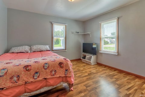 Tiny photo for 2017 Shelby Avenue, Evansville, IN 47714 (MLS # 202625138)