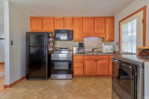 Tiny photo for 2017 Shelby Avenue, Evansville, IN 47714 (MLS # 202625138)